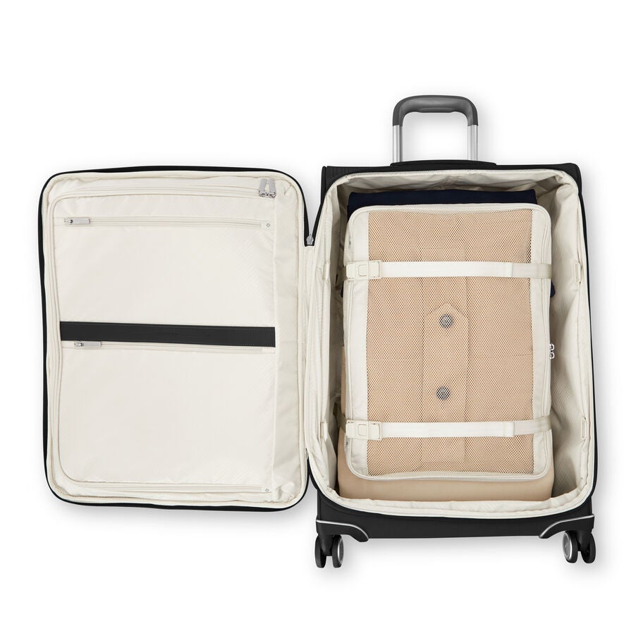 Samsonite Silhouette 18 Spinner Large — Black, detail view